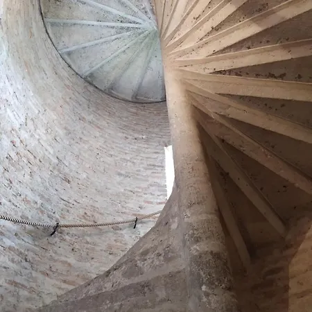 La Tour Du Griffoul * Гайак